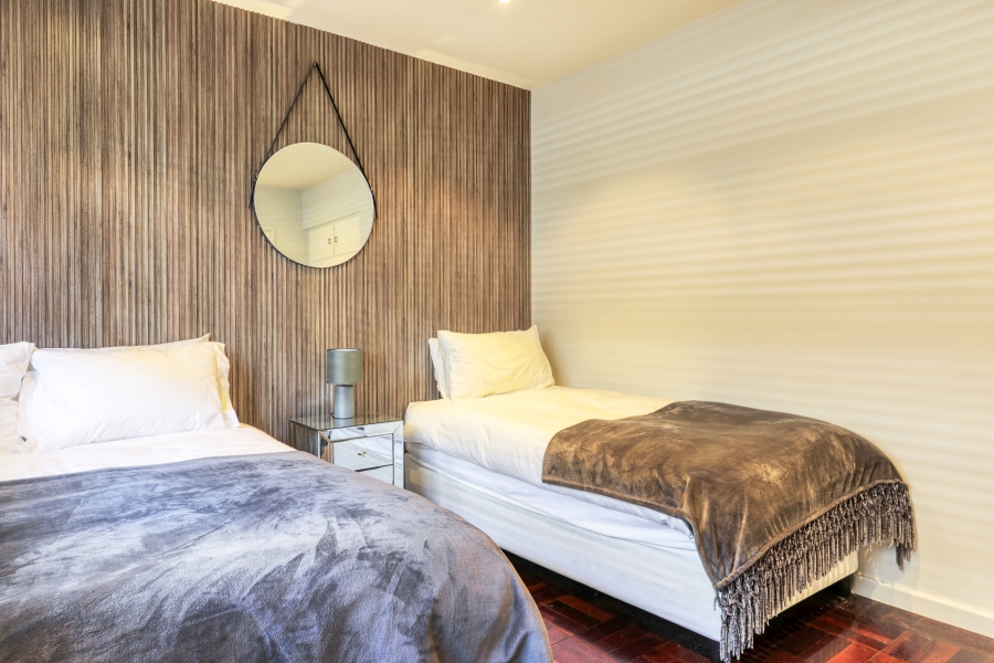 2 Bedroom Property for Sale in Sea Point Western Cape